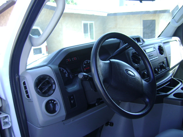 Used 2014 Ford E-350 and Econoline 350 Extended Super Duty RWD image 8