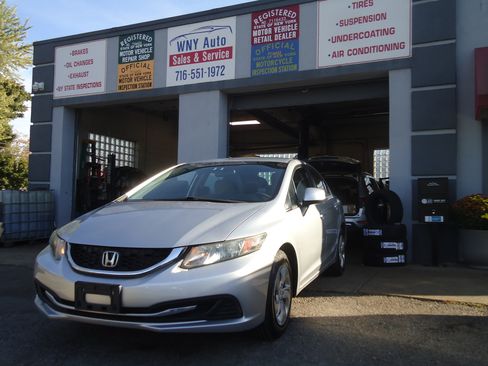 Used 2013 Honda Civic LX image 1