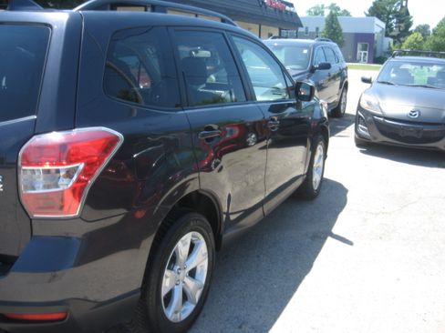 Used 2016 Subaru Forester 2.5i Premium AWD/4WD image 4