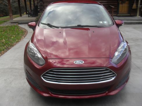 Used 2014 Ford Fiesta SE image 4