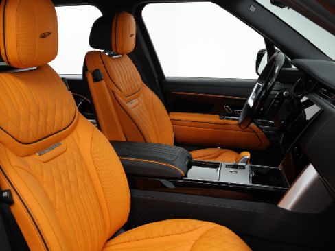Used 2026 Land Rover Range Rover SE image 2