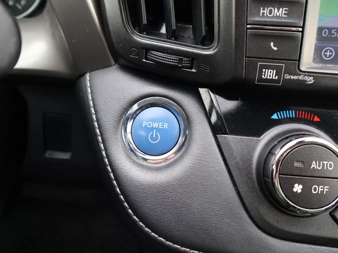 Used 2016 Toyota RAV4 Limited image 21