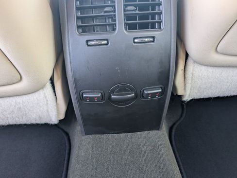 Used 2016 Lincoln MKS Elite image 15