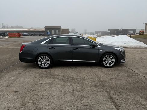 Used 2019 Cadillac XTS Luxury image 2