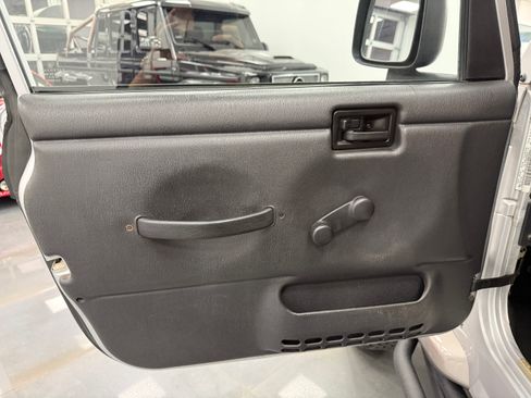 Used 2004 Jeep Wrangler X image 17