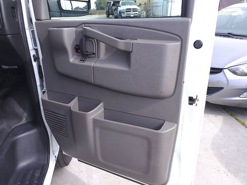 Used 2019 Chevrolet Express 2500 image 9