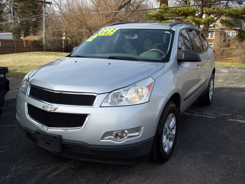 Used 2012 Chevrolet Traverse LS image 1