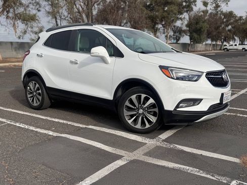 Used 2017 Buick Encore Essence image 2