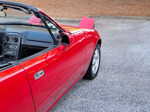 Used 1997 MAZDA MX-5 Miata UNAVAIL RWD image 45