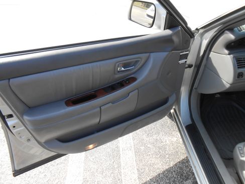 Used 2004 Toyota Avalon XLS image 8