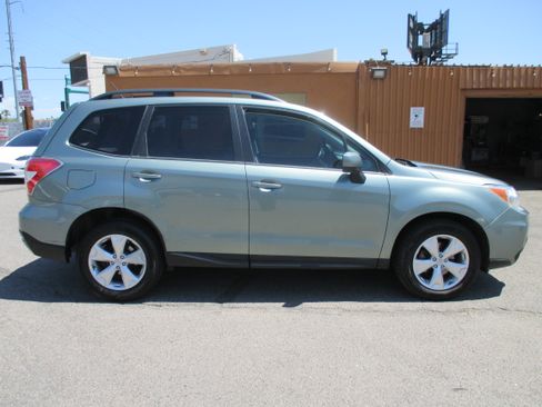 Used 2014 Subaru Forester 2.5i Premium AWD/4WD image 1