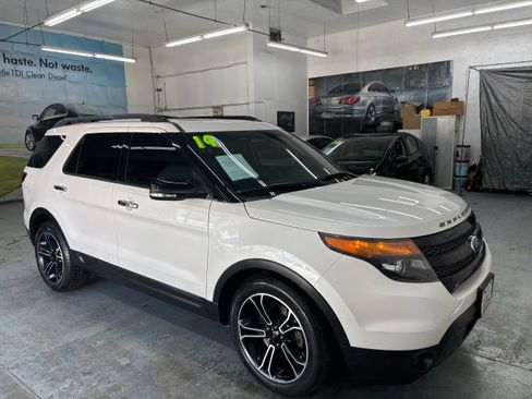 Used 2014 Ford Explorer Sport image 2