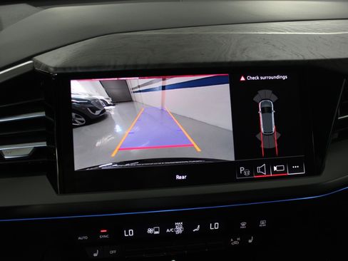 Used 2024 Audi Q4 e-tron Premium Plus image 20