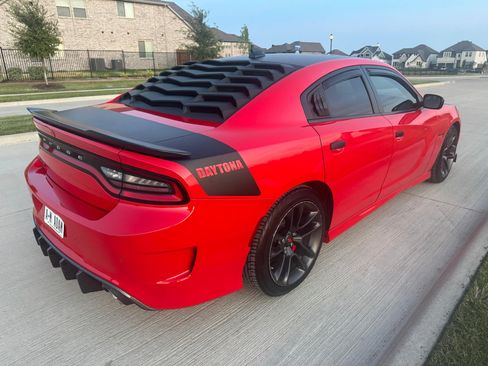 Used 2022 Dodge Charger R/T RWD image 4