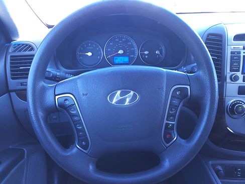 Used 2012 Hyundai Santa Fe GLS image 25