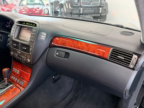 Used 2004 Lexus LS 430 image 24