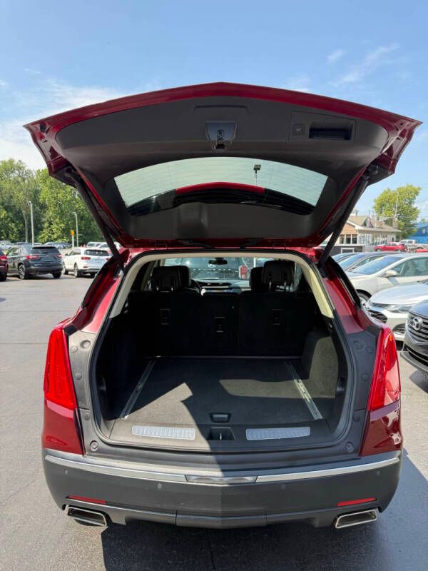 Used 2017 Cadillac XT5 Premium Luxury AWD/4WD image 12