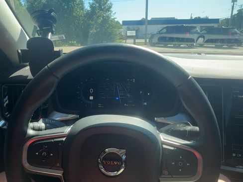 Used 2024 Volvo S60 B5 Core image 5