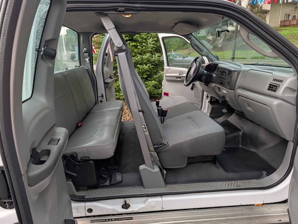 Used 2004 Ford F250 2WD SuperCab Super Duty image 7