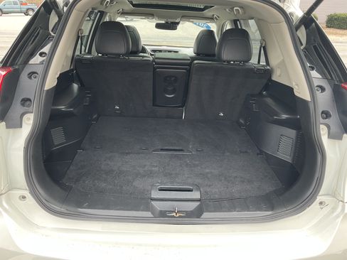 Used 2018 Nissan Rogue AWD SL w/ SL Premium Package image 12