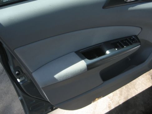Used 2012 Subaru Forester 2.5X Limited AWD/4WD image 8