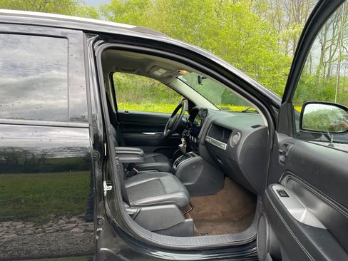 Used 2015 Jeep Compass AWD/4WD image 10