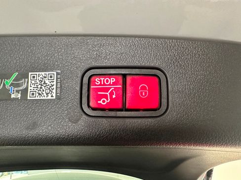 Used 2025 Mercedes-Benz GLC 43 AMG image 37