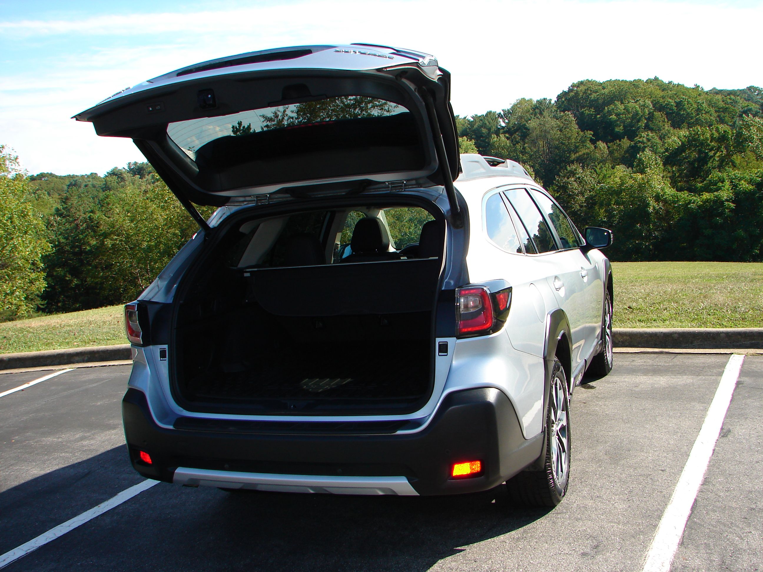 Used 2023 Subaru Outback Limited AWD/4WD image 8