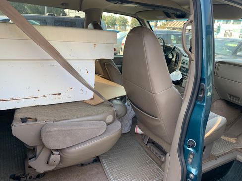 Used 2000 Chevrolet Astro image 12
