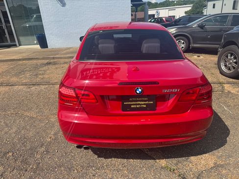 Used 2011 BMW 328i Convertible RWD image 4
