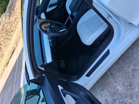 Used 2021 Tesla Model 3 Standard Range Plus RWD image 8
