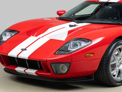 Used 2005 Ford GT RWD image 44
