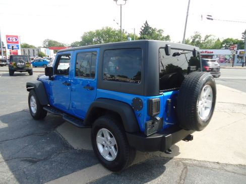 Used 2015 Jeep Wrangler 4WD Unlimited Sport image 9