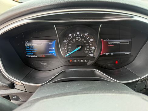 Used 2017 Ford Fusion SE image 12