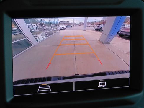 Used 2024 Chevrolet Silverado 2500 Custom image 3