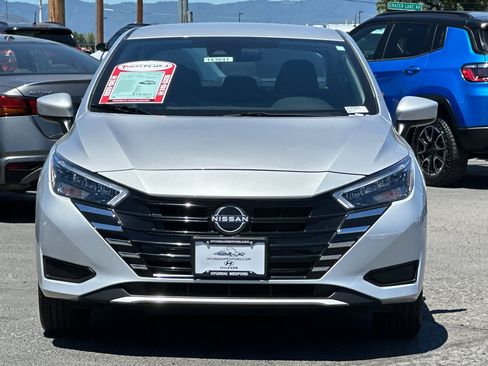Used 2025 Nissan Versa SV FWD image 9
