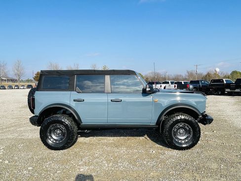 Used 2022 Ford Bronco Badlands image 3