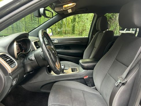 Used 2015 Jeep Grand Cherokee 4WD Laredo image 19