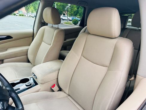 Used 2017 Nissan Pathfinder SV image 23