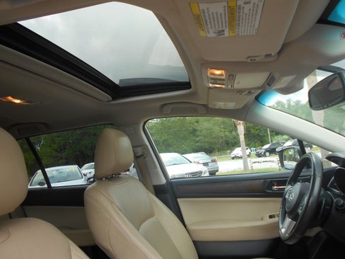 Used 2016 Subaru Outback 3.6R Limited image 11