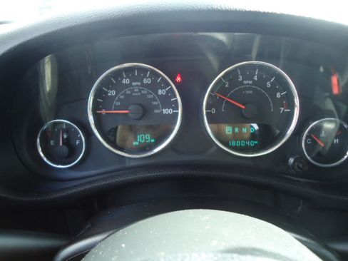 Used 2016 Jeep Wrangler Sport image 13