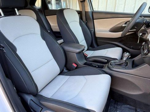 Used 2020 Hyundai Elantra GT image 14