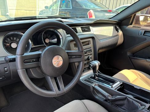 Used 2012 Ford Mustang Coupe RWD image 10