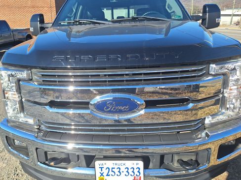 Used 2017 Ford F350 Lariat image 1