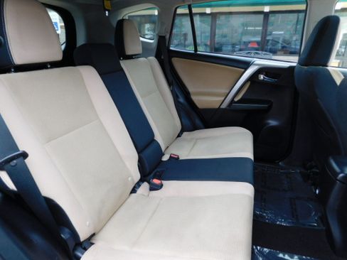 Used 2018 Toyota RAV4 XLE image 24