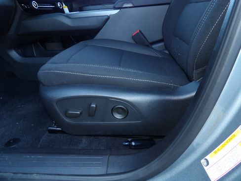 New 2026 Chevrolet Equinox EV LT image 16