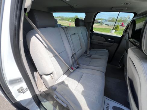 Used 2007 Chevrolet Suburban 4WD 2500 image 16