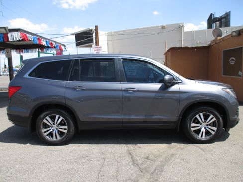 Used 2018 Honda Pilot EX-L w/ Navigation image 2