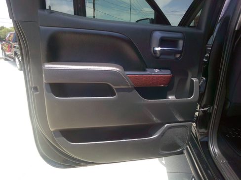 Used 2017 GMC Sierra 1500 SLE AWD/4WD image 12