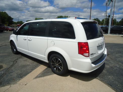 Used 2018 Dodge Grand Caravan GT FWD image 11